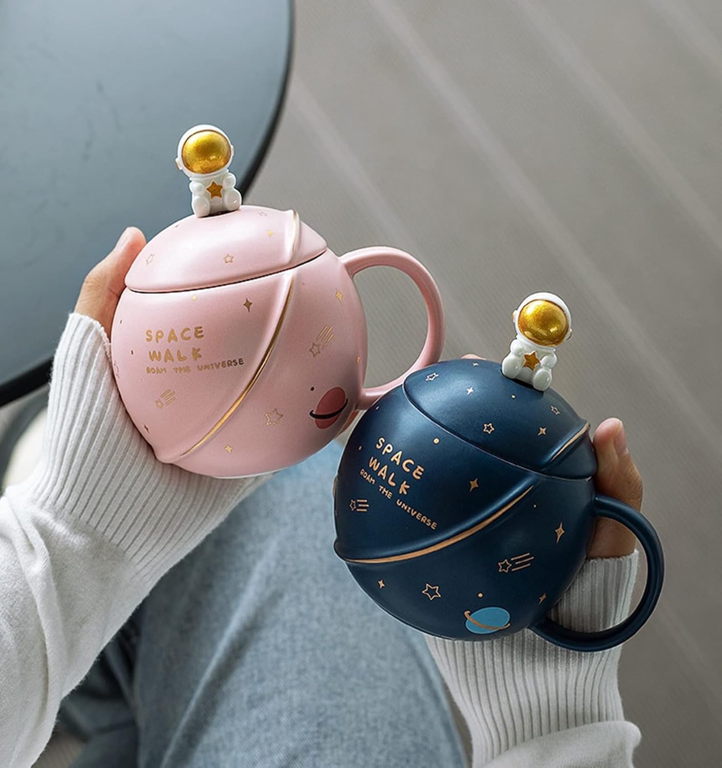 VMMPL Astronaut Planet Coffee Mug (400ml, Dark Blue) – Unique Rakhi Gift for Brother & Men | Ceramic Mug with 3D Space Design, Lid & Spoon